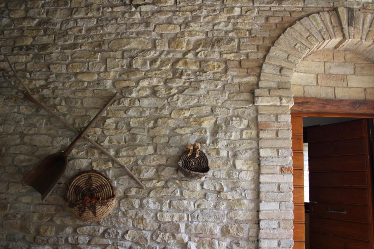 Casale Fontanile Bed And Breakfast Smerillo Kültér fotó