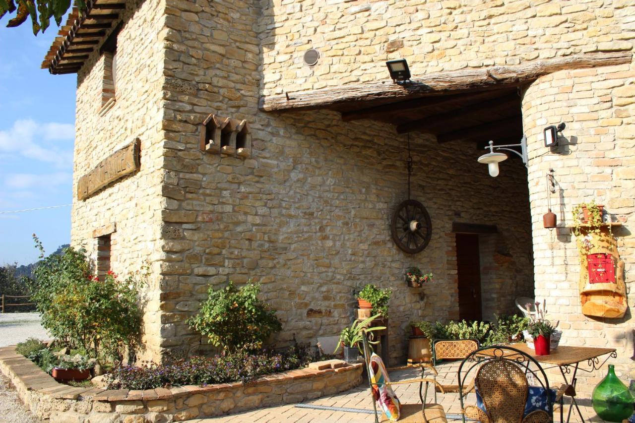 Casale Fontanile Bed And Breakfast Smerillo Kültér fotó