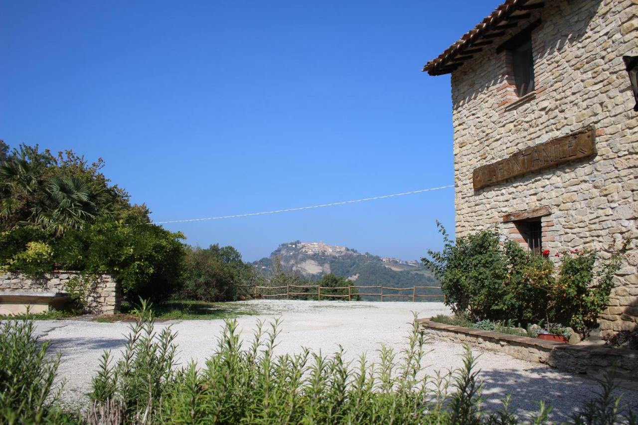 Casale Fontanile Bed And Breakfast Smerillo Kültér fotó