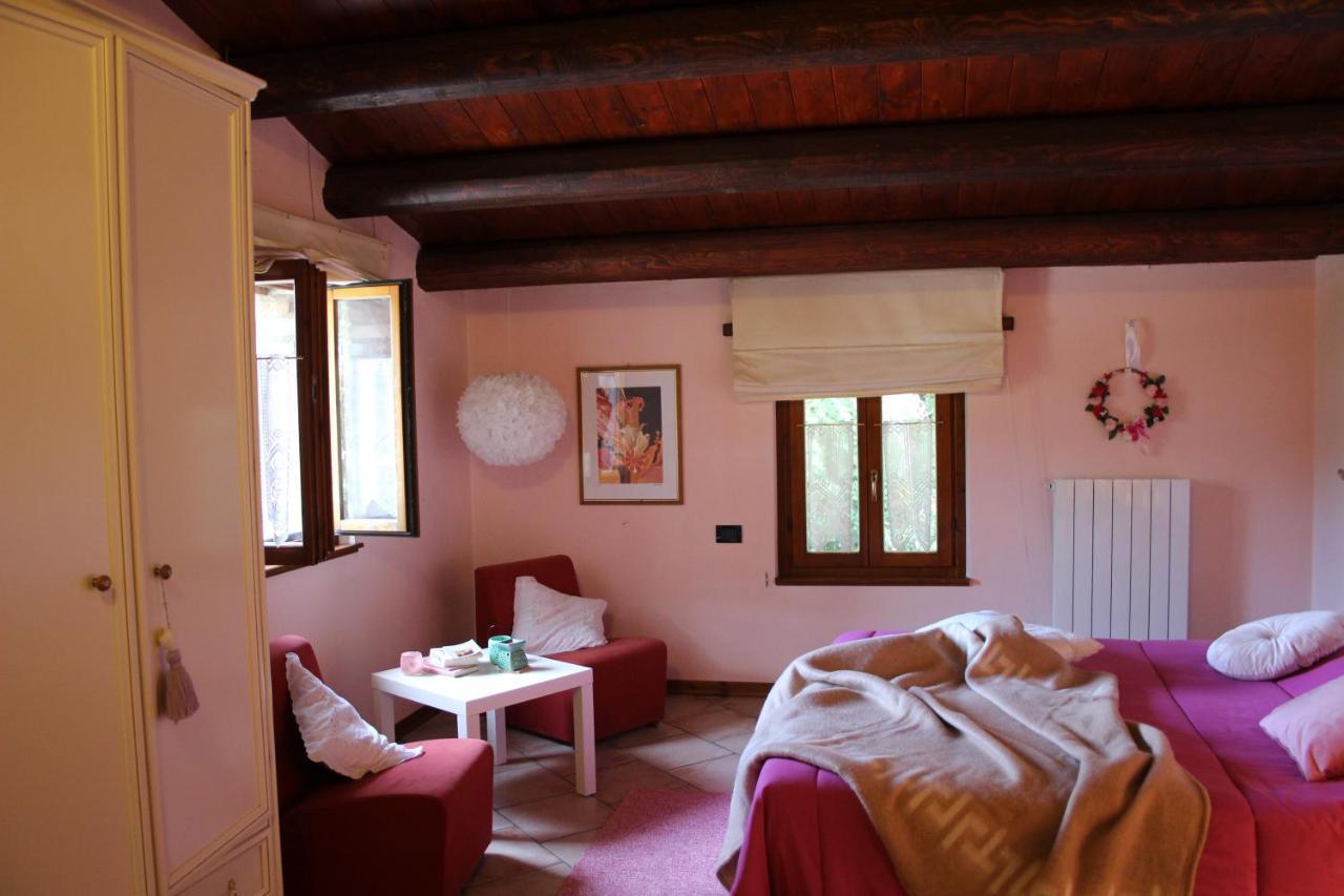 Casale Fontanile Bed And Breakfast Smerillo Kültér fotó